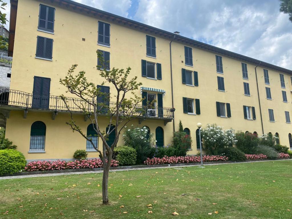 The Rose - Apartment Front Lake كريميا المظهر الخارجي الصورة